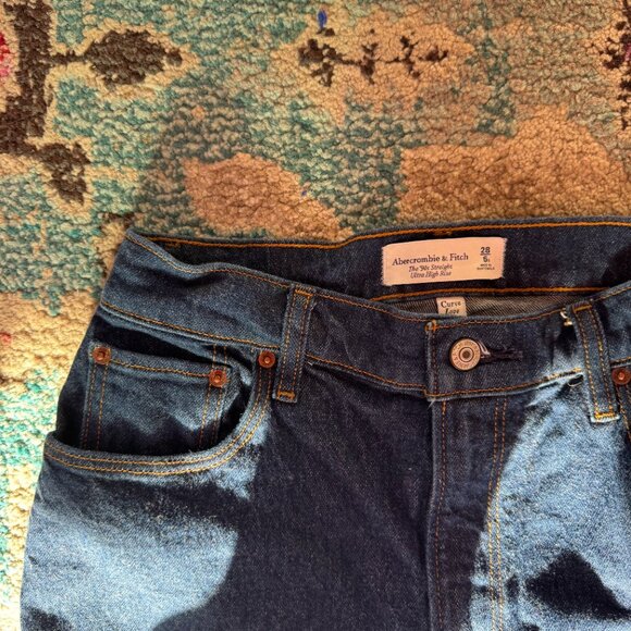Abercrombie & Fitch Curve Love Ultra High Rise 90s Straight Jean Size 28/6 Short - Picture 5 of 5